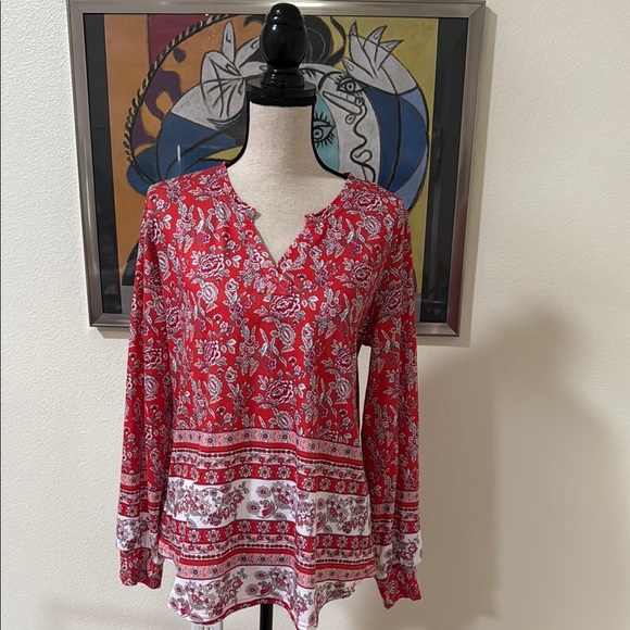 Chic Red Patterned Blouse - Picture 1 of 4